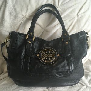 💯 % Authentic Tory Burch Amanda Bag